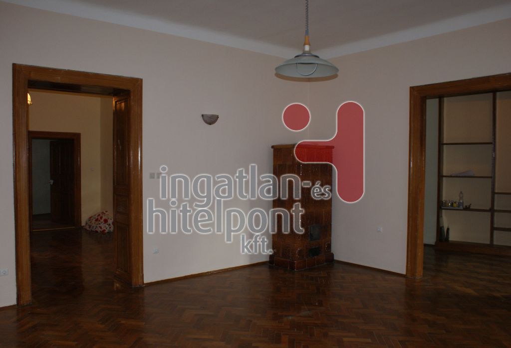 Eladó 98 m2 lakás - Budapest II.