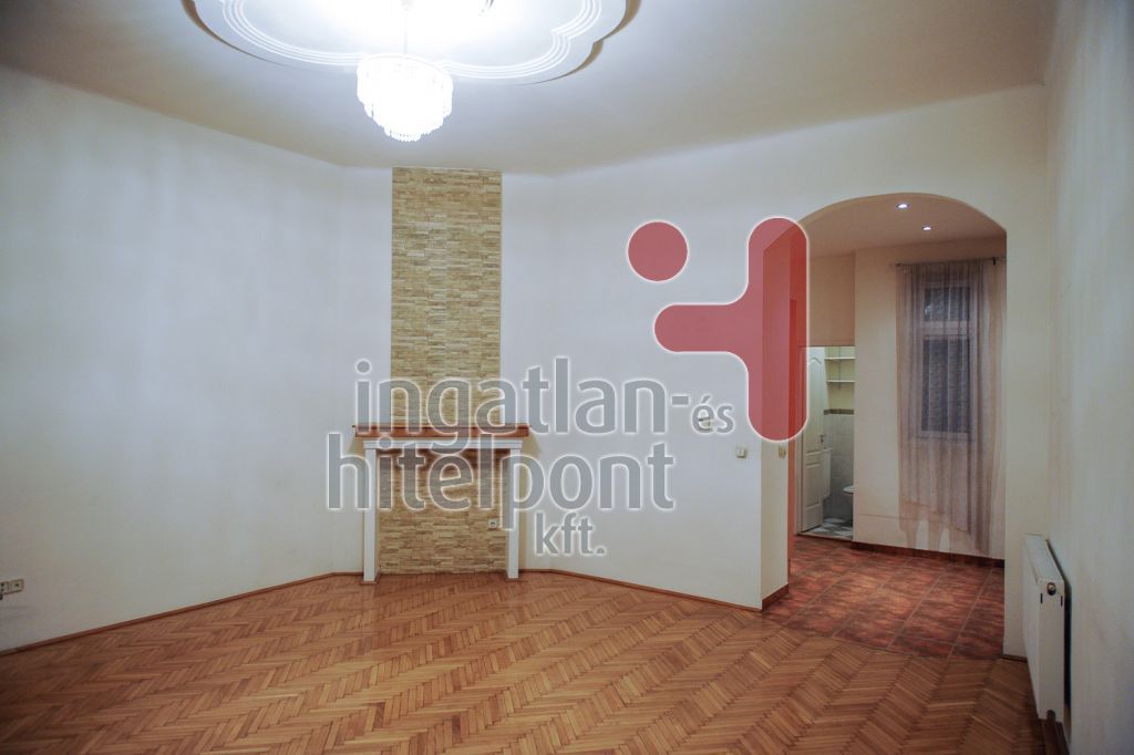 Eladó 78 m2 lakás - Budapest II.