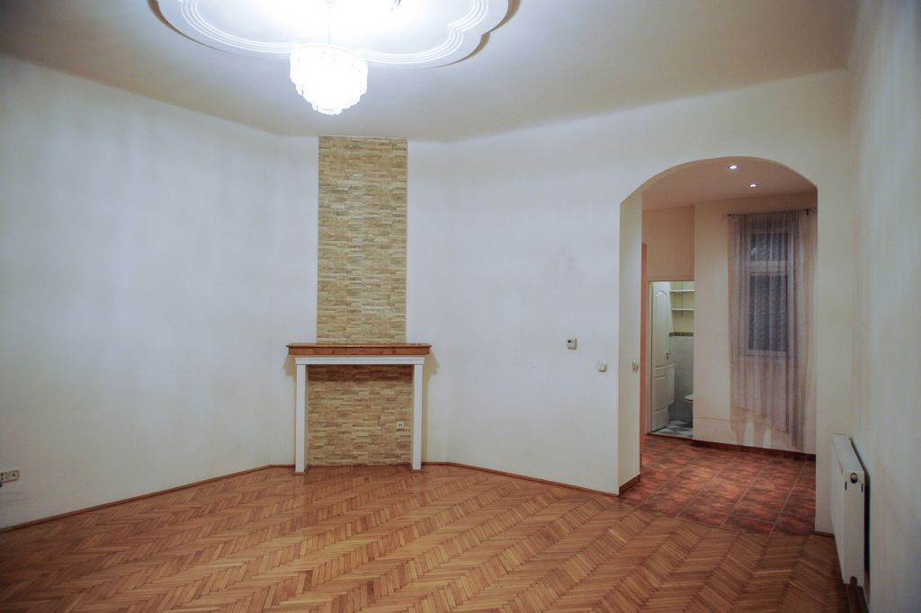Eladó 78 m2 lakás - Budapest II.