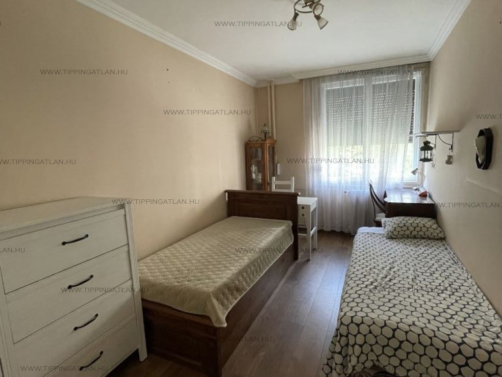 Eladó 67 m2 lakás - Budapest II.