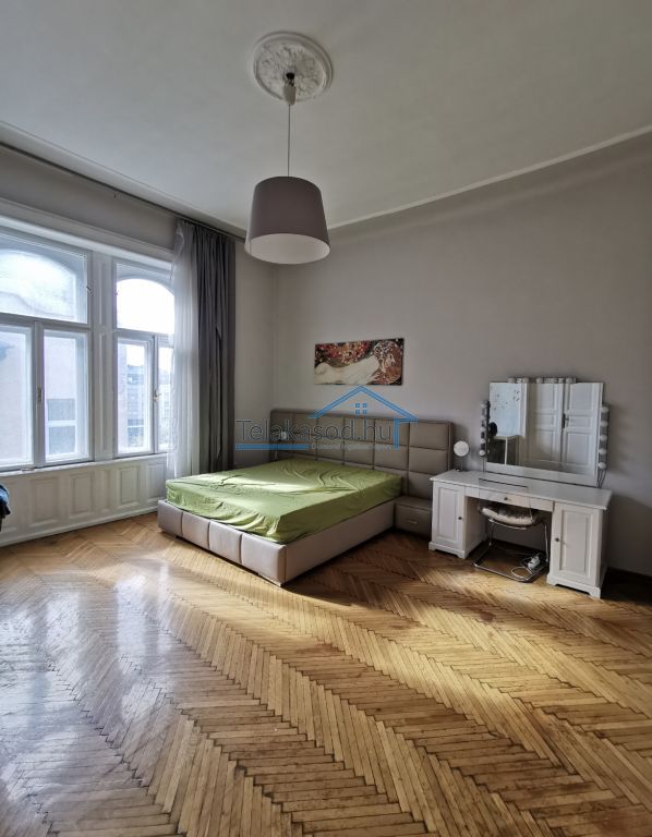 Eladó 88 m2 lakás - Budapest IX.