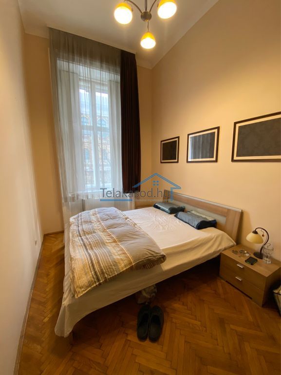 Eladó 80 m2 lakás - Budapest V.