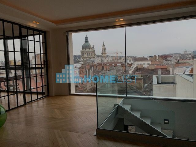 Eladó 187 m2 lakás - Budapest VI.