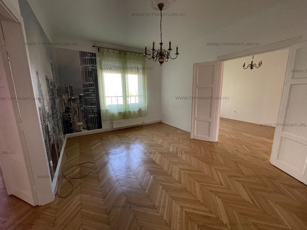 Eladó 139 m2 lakás - Budapest VI.