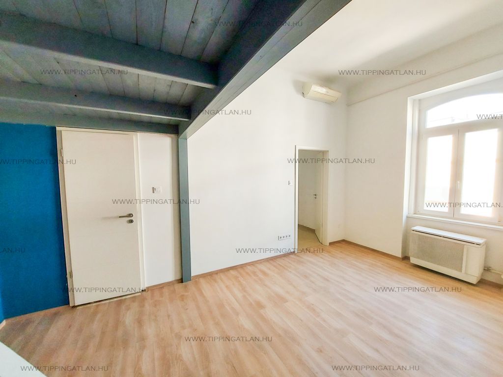 Eladó 37 m2 lakás - Budapest VI.