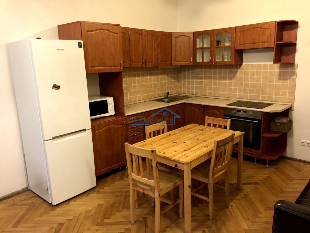 Eladó 60 m2 lakás - Budapest VII.