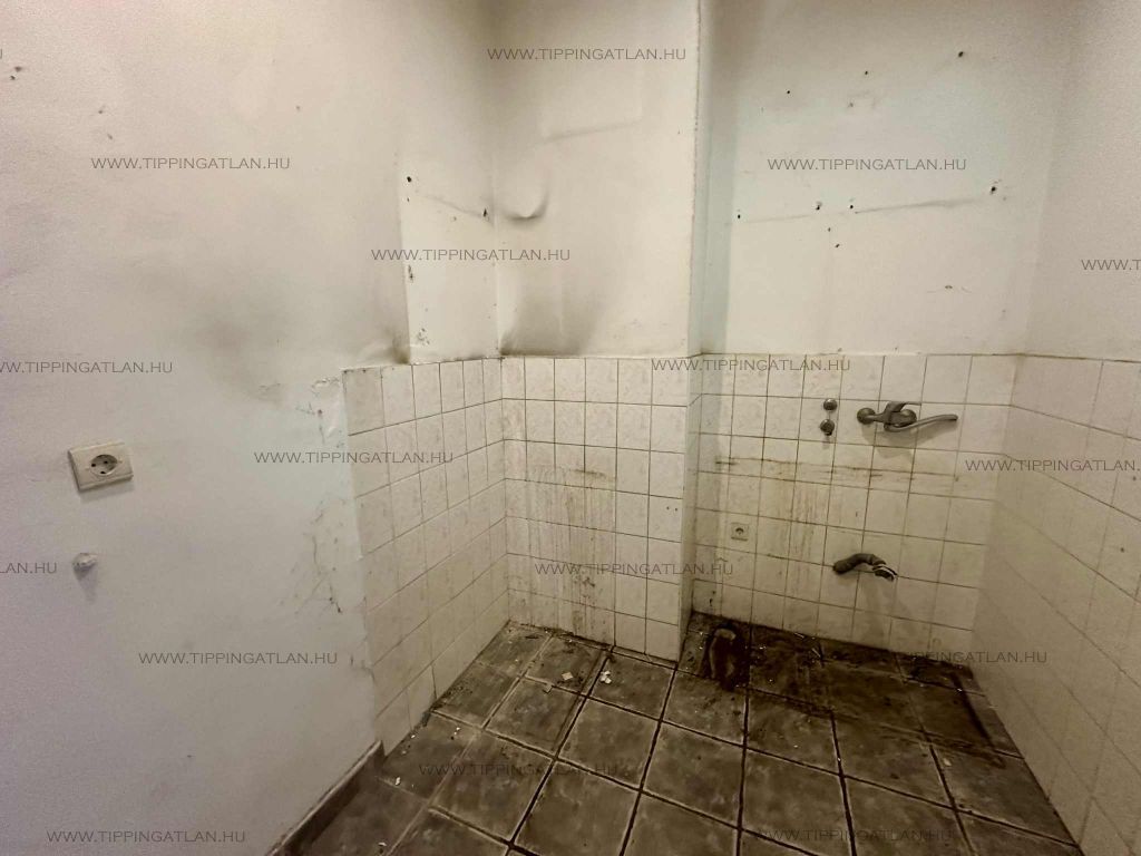 Eladó 27 m2 lakás - Budapest VII.