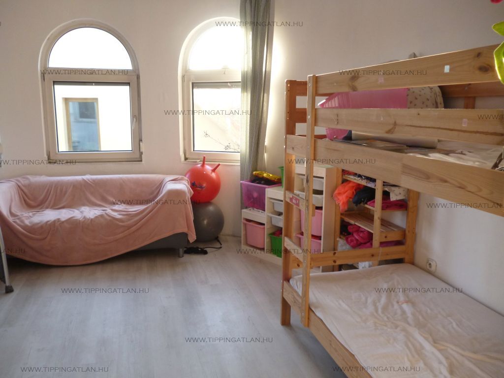Eladó 300 m2 ház - Budapest XIV.