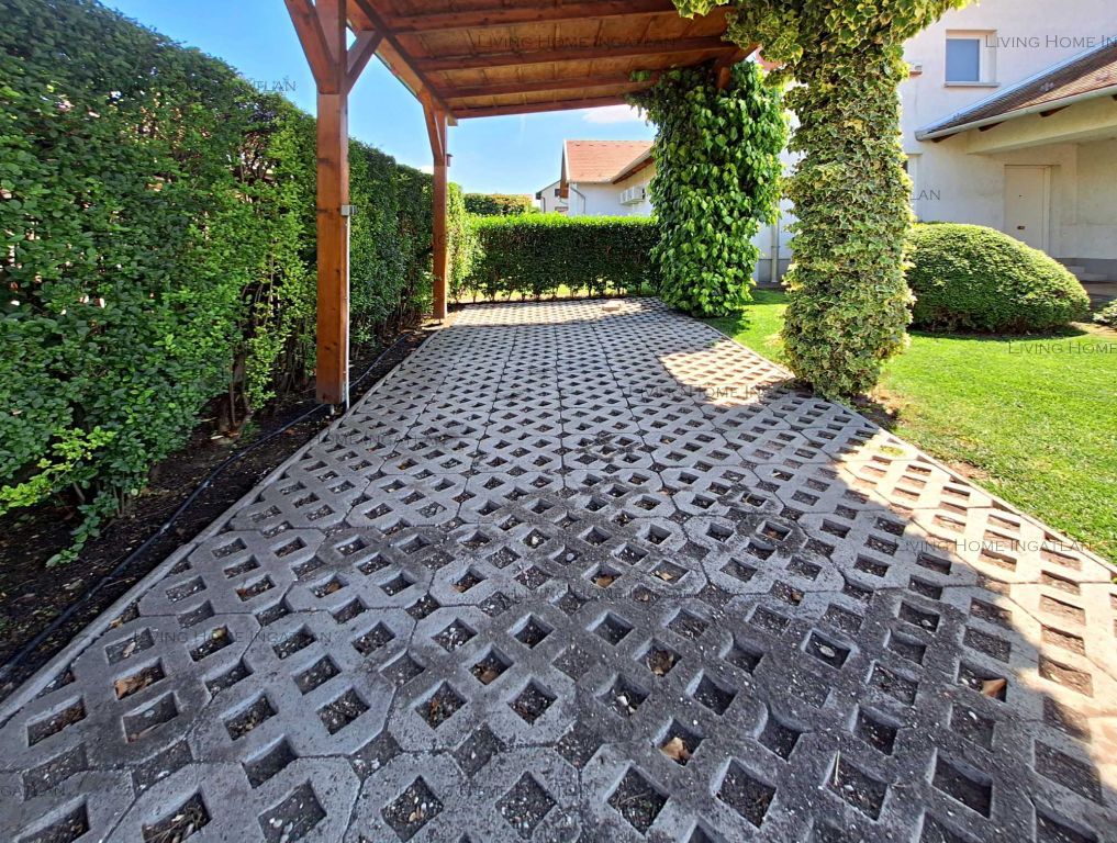 Eladó 210 m2 ház - Budapest XVII.