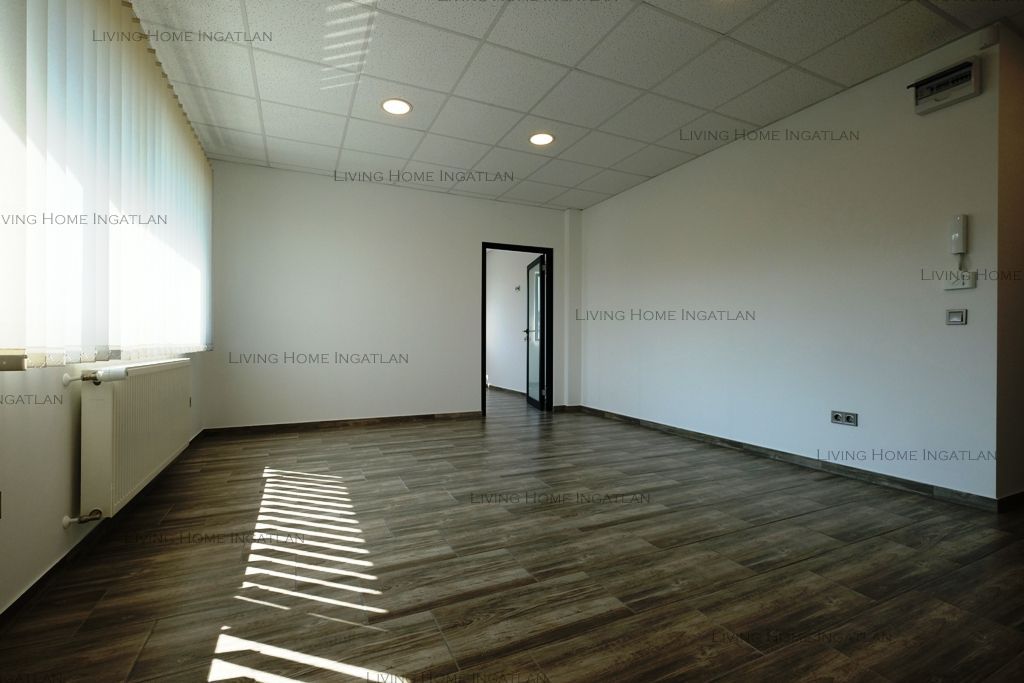 Kiadó 52 m2 iroda / üzlethelyiség - Szentendre